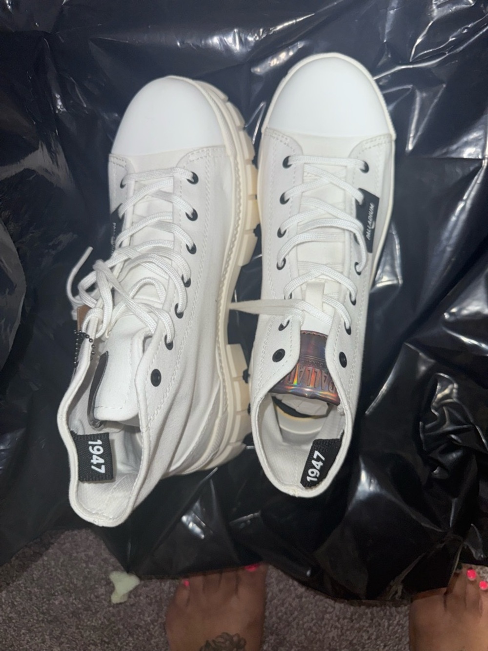 Source Unknown White Canvas High-Top Athletic Sneakers